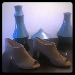 Tan shoes 2 inch heel